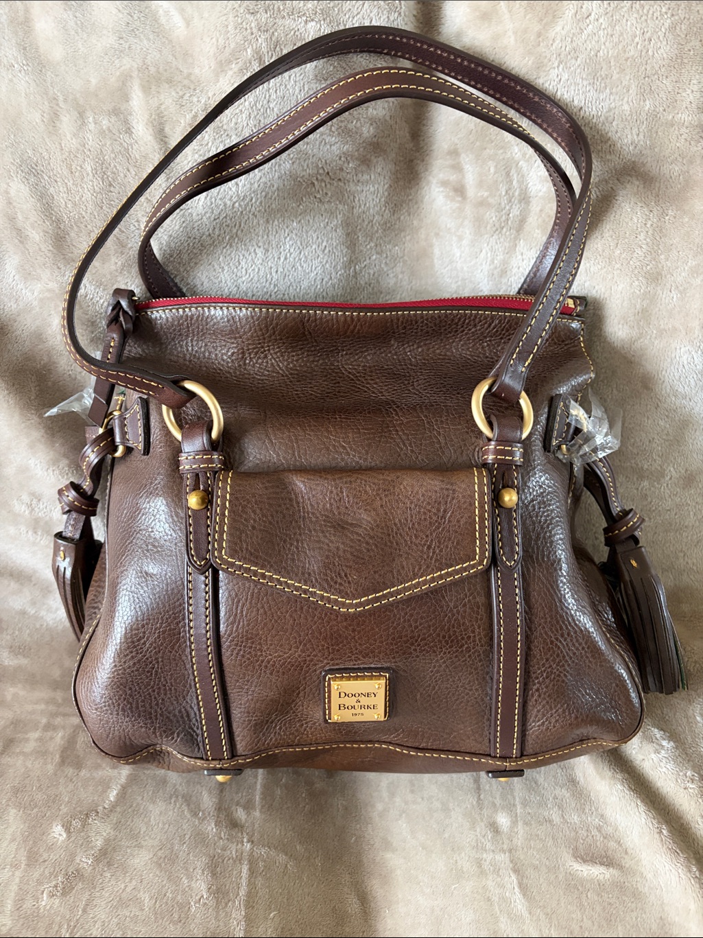 Dooney & Bourke Brown Vintage Y2k Leather Shoulder Bag With Gold Hardware.